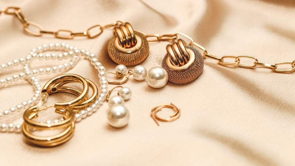 Essential Skills for Jewelry Retouching Jobs
