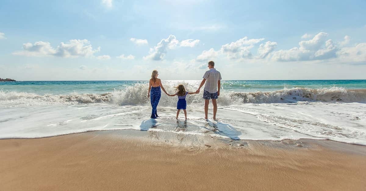 Best Colors for Family Pictures Outside