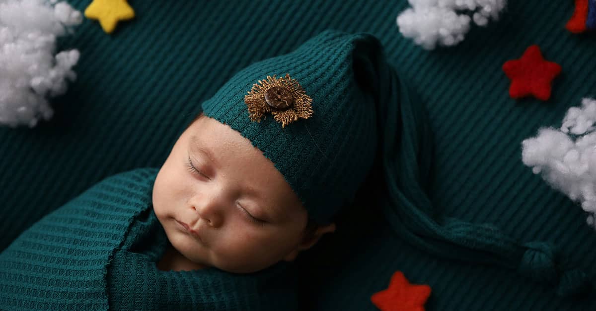 Christmas Maternity Photoshoot Ideas