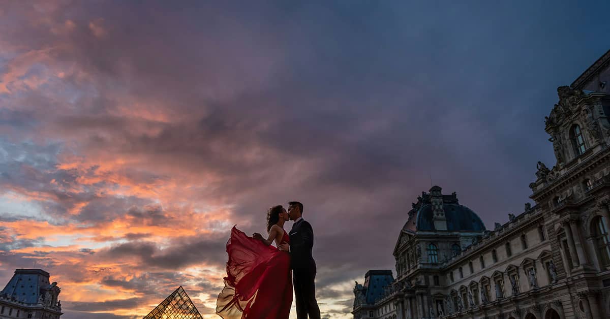 Romantic Anniversary Photoshoot Ideas