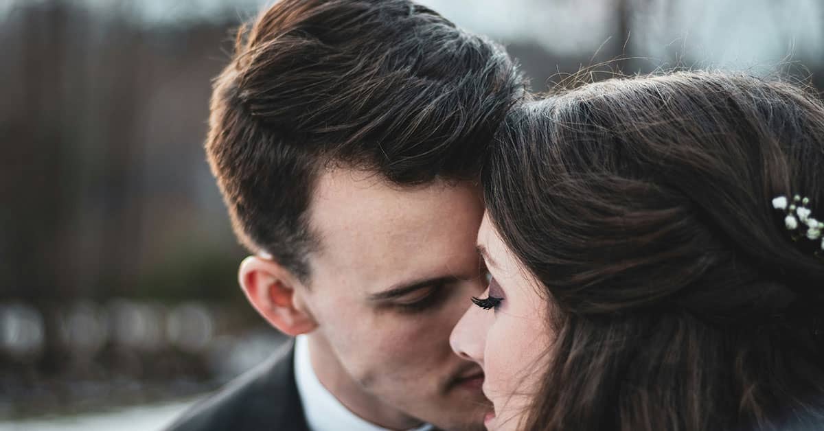 Winter Engagement Photo Outfit Ideas