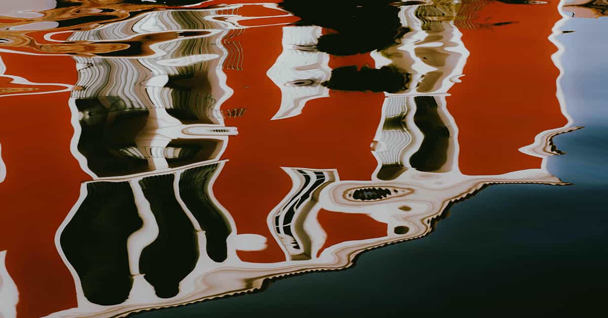 Reflective Surface Photographer