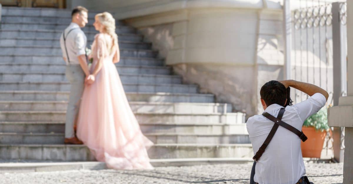 Best Times to Post on Facebook for Wedding Photographers
