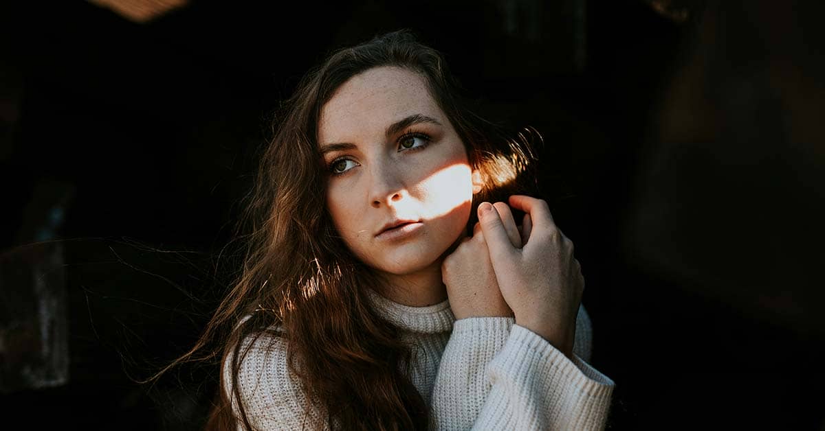 Can Lighting Dictate the Photography Pose You Use