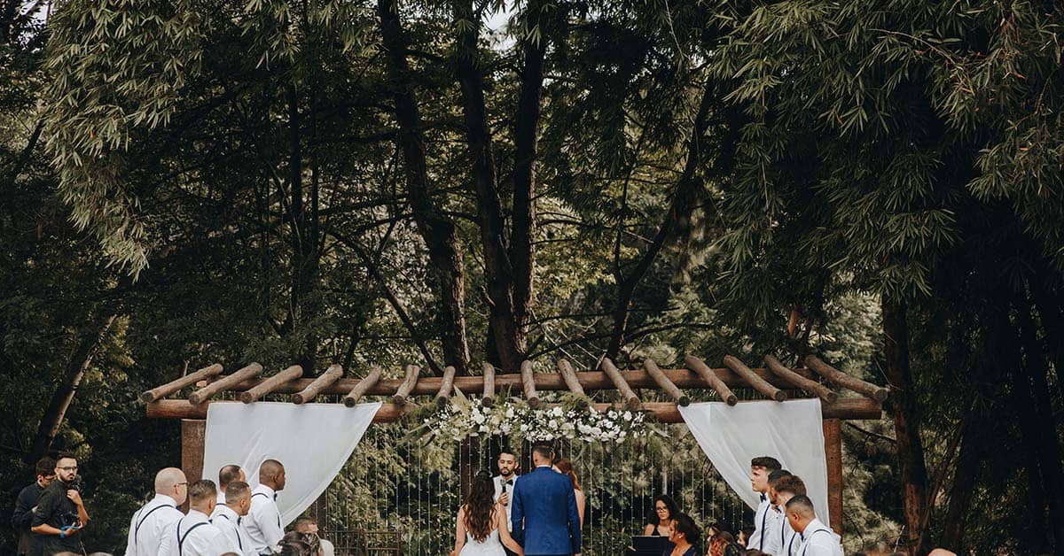 The 10 Must Have Shots From the Wedding Reception