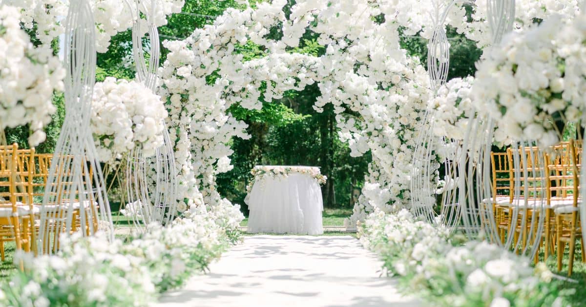 Top 5 Tips Booking the 10k Wedding