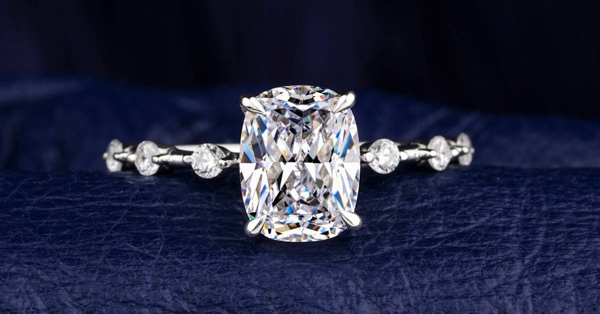 How to Make Jewelry Sparkle in Photos